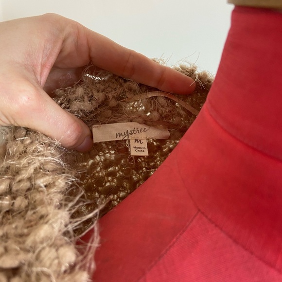 Mystree Fuzzy Sweater (M) - Picture 6 of 7